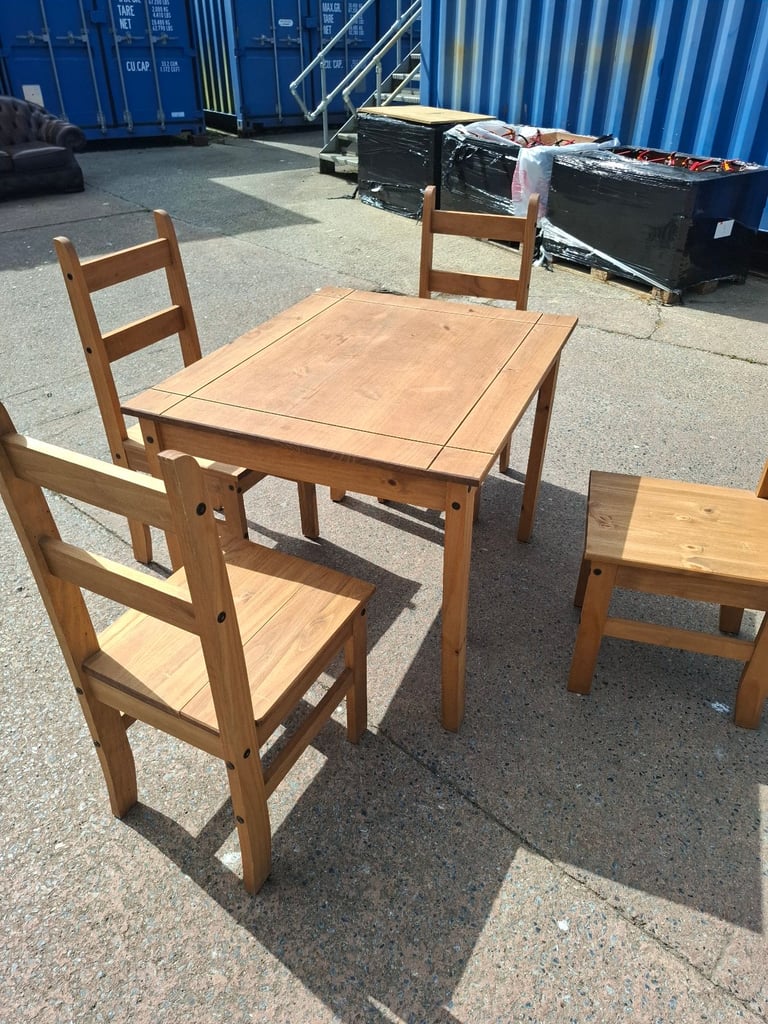 Pine dining table 