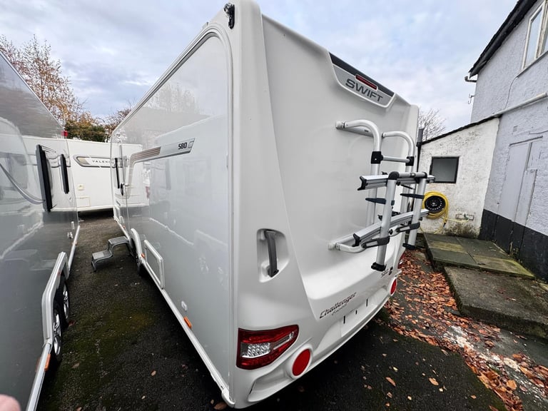SWIFT CHALLENGER EVOLUTION 580 2016 MODEL 4 BERTH ISLAND BED TOURING CARAVAN