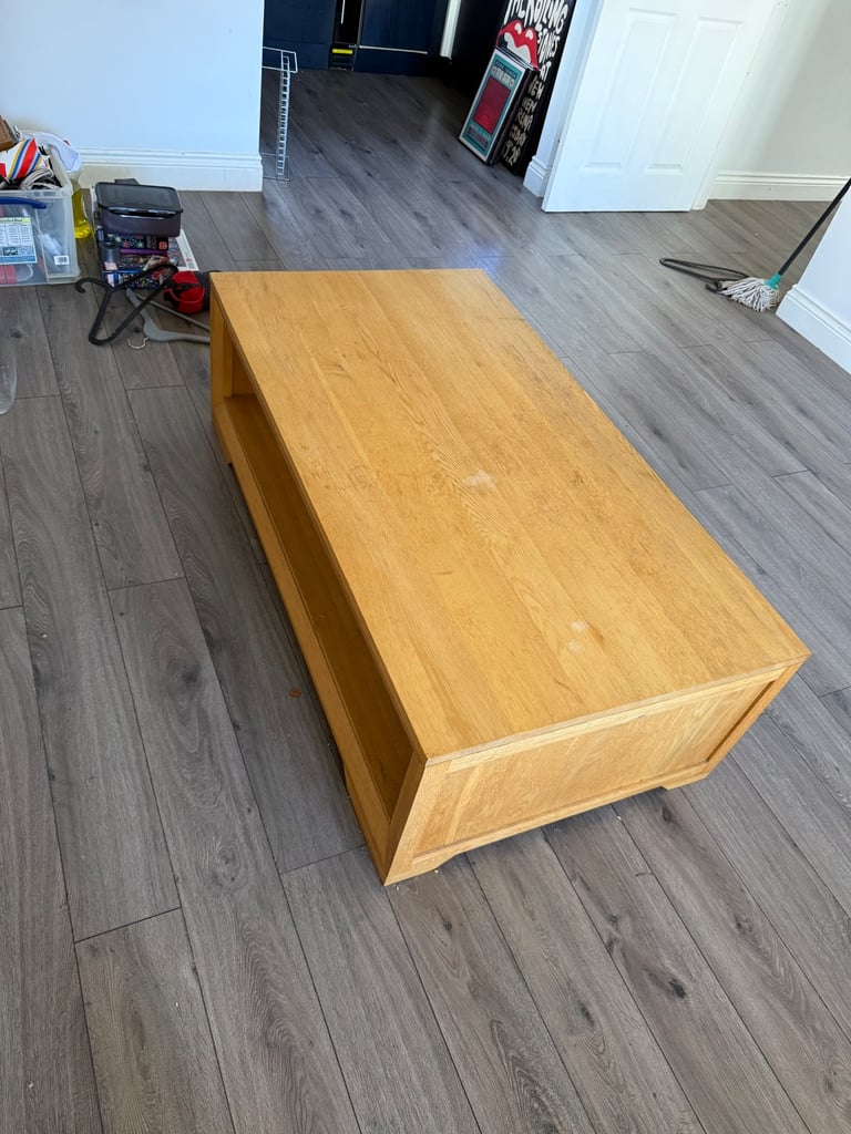image for Coffee table (solid oak)