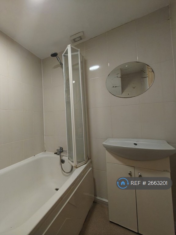 6 bedroom flat in Cardiff, Cardiff, CF24 (6 bed) (#2663201)