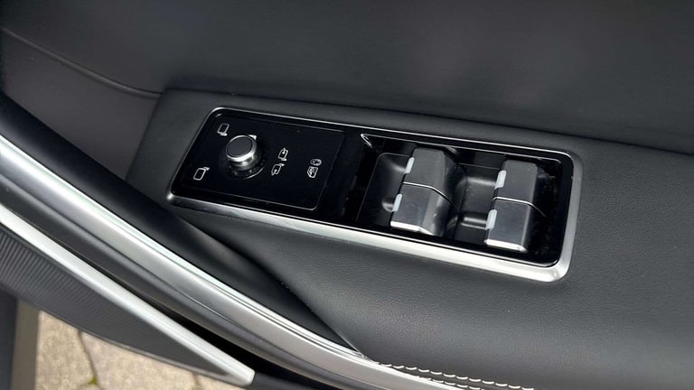 2024 Jaguar F-Pace 2.0 P400e R-Dynamic HSE Black 5dr Auto AWD Estate Plug-In Hy Automatic