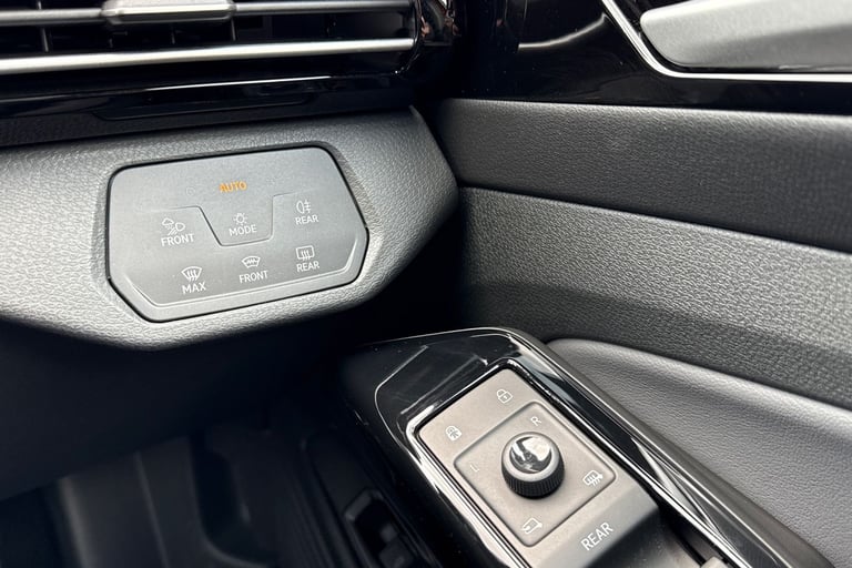 2025 Volkswagen ID.5 Pro 77kWh Match Auto 5dr SUV Automatic