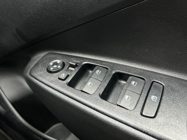 2024 Hyundai i10 1.0 Premium Hatchback 5dr Petrol Auto Euro 6 (s/s) (63 ps) Hatchback PETROL Auto...