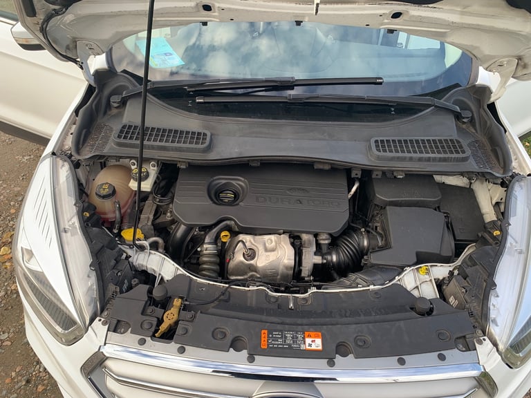 Ford, KUGA, Hatchback, 2017, Semi-Auto, 1498 (cc), 5 doors