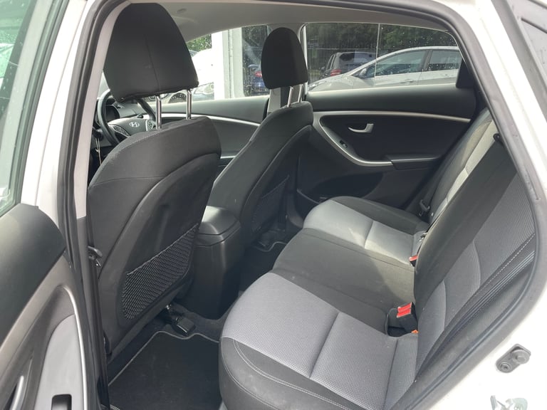 2015 Hyundai i30 1.6 CRDi Blue Drive SE Nav 5dr HATCHBACK Diesel Manual