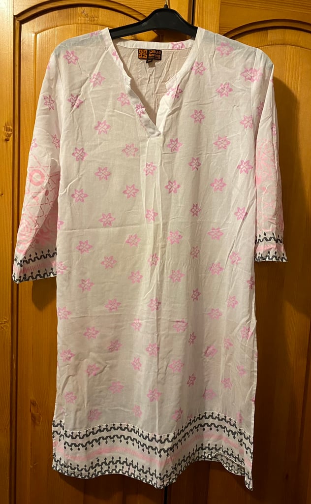 Ladies Dresses (2) Size Medium 