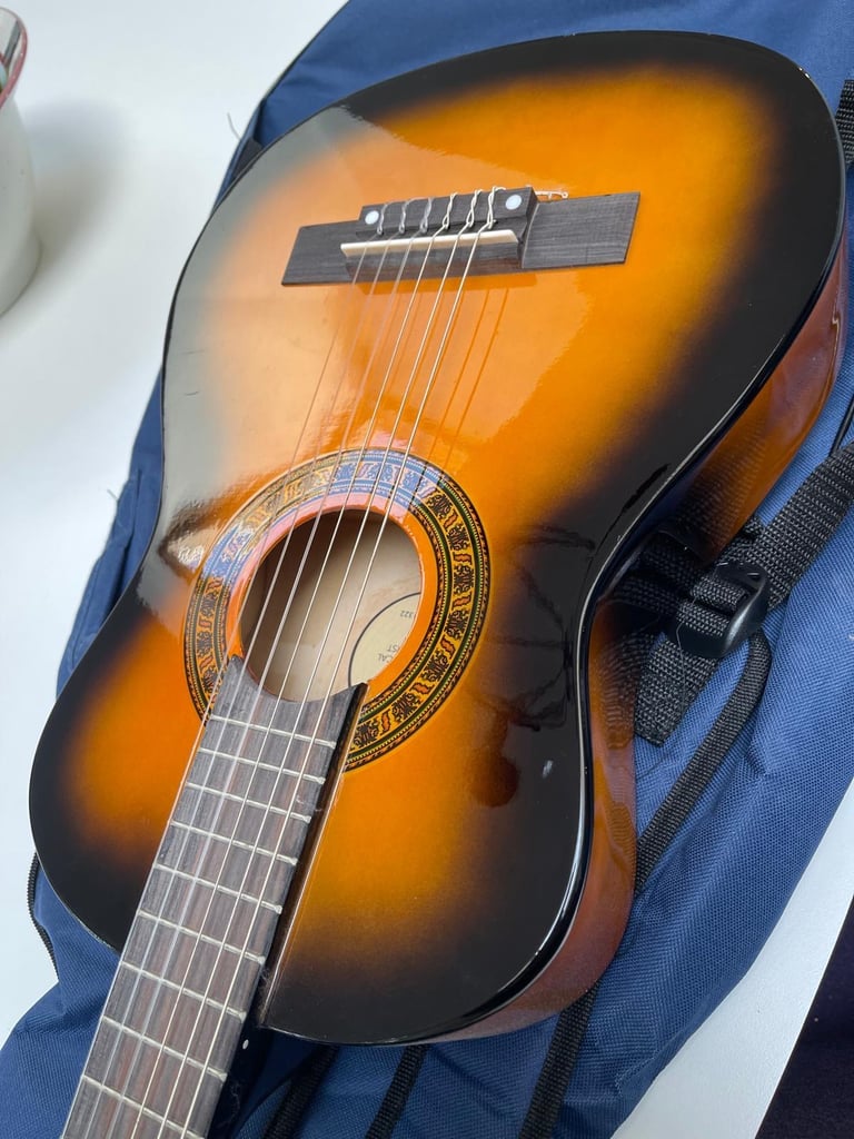Junior 1/2 Classical Guitar Sunburst by Gear4music