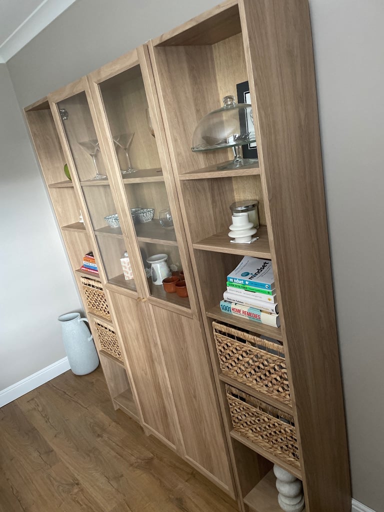 Bookcase / cabinet 