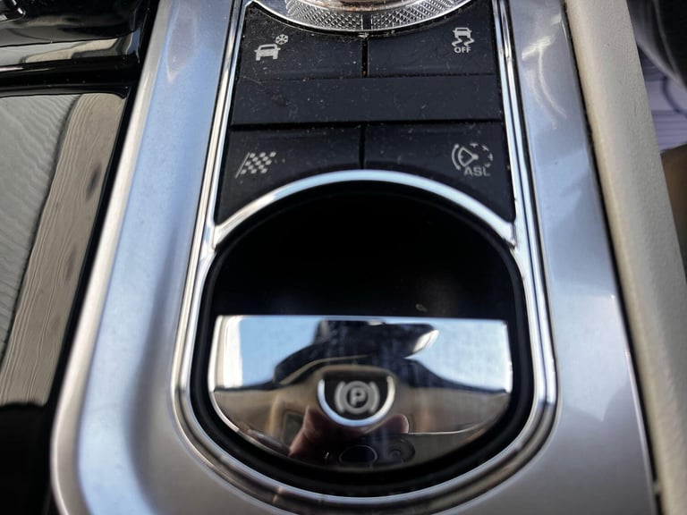 2012 Jaguar XF 3.0d S V6 Portfolio Auto Euro 5 (s/s) 4dr SALOON Diesel Automatic