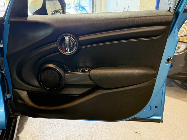  MINI Hatch 1.5 Cooper D Euro 6 (s/s) 5dr Diesel Manual