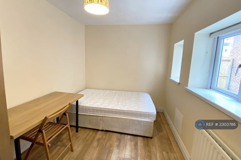 3 bedroom flat in Forsyth Road, Newcastle Upon Tyne, NE2 (3 bed) (#2303786)