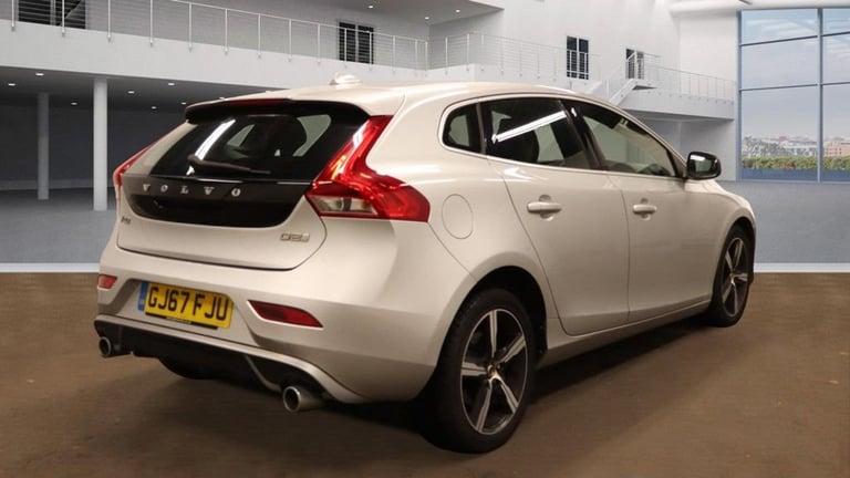 2017 Volvo V40 2.0 D2 R-Design Hatchback 5dr Diesel Manual Euro 6 (s/s) (120 ps) Hatchback Diesel...