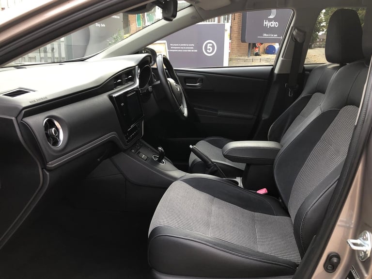 2015 Toyota Auris 1.8 Hybrid Excel TSS 5dr CVT ESTATE PETROL/ELECTRIC Automatic