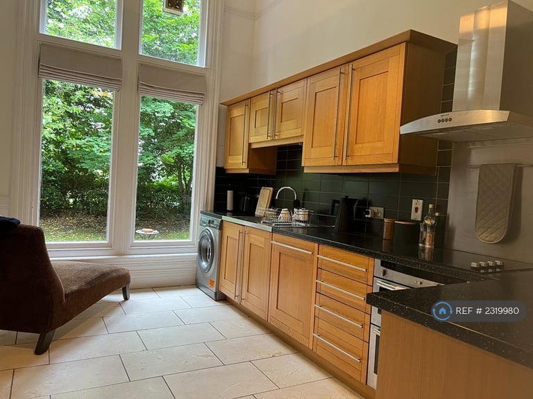 2 bedroom flat in Liverpool, Liverpool, L17 (2 bed) (#2319980)