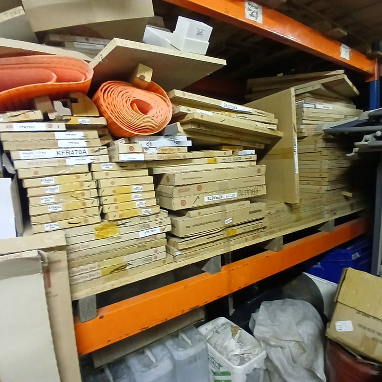 Job lot of kitchen doors and draw fronts