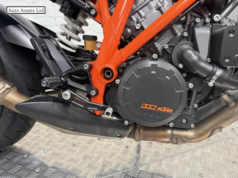 2016 KTM 1290 Super Duke R 1290 Naked Petrol Manual (172 ps) Naked Petrol Manual