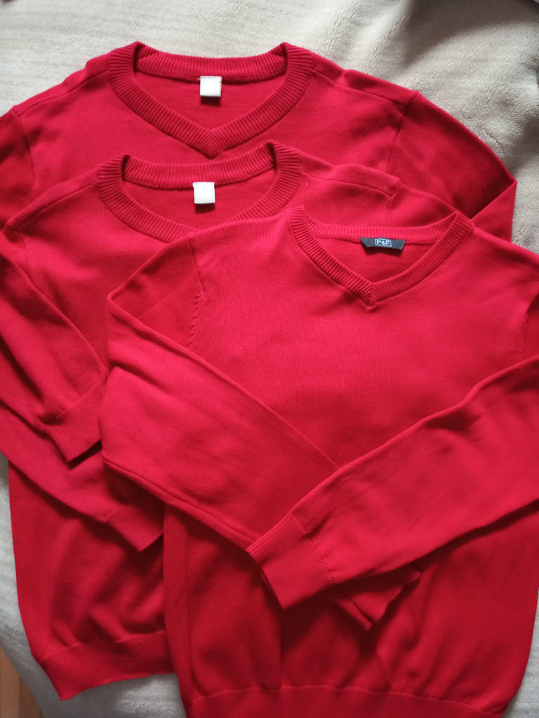 3 Red V-neck sweatwear jumper size 6years, Unisex / boys / girls / school uniform  / kids