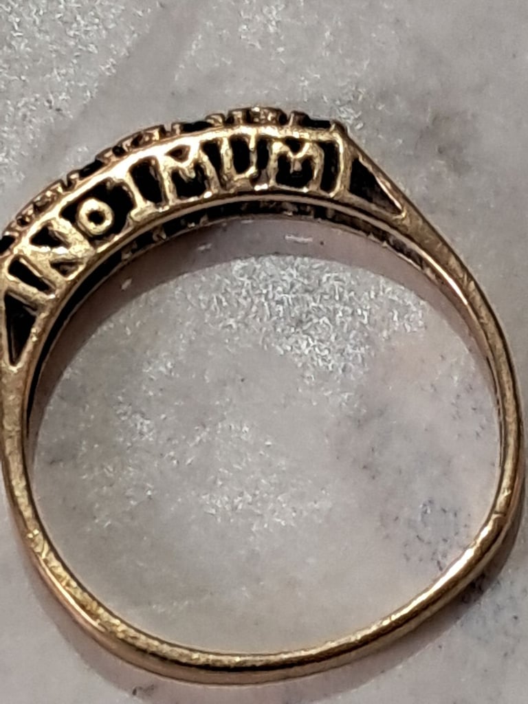 9ct gold sapphire and diamond ring 