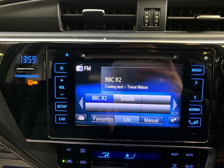 2018 Toyota Auris 1.8 VVT-h Design CVT Euro 6 (s/s) 5dr HATCHBACK Petrol/Electric Hybrid Automatic