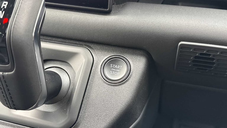 2025 Land Rover Defender 3.0 D250 X-Dynamic SE 90 3dr Auto ESTATE DIESEL Automatic