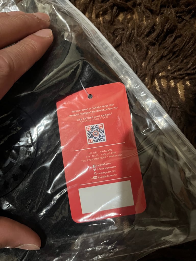 Canada goose winter hat with tags