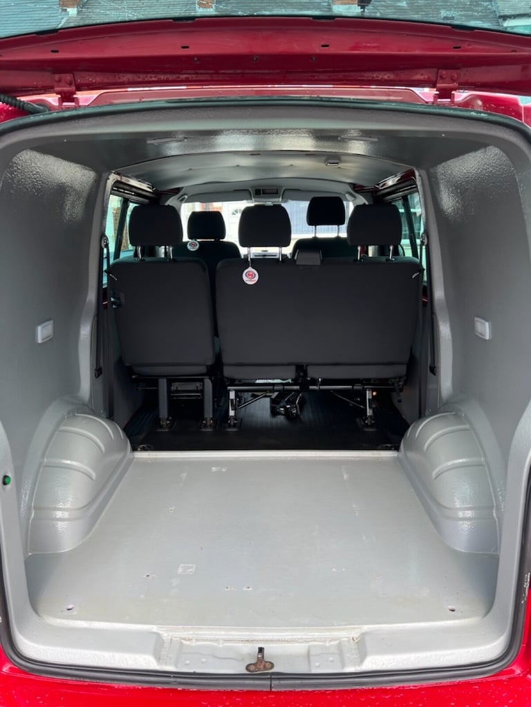 2014 Volkswagen Transporter 2.0 BiTDI T32 Highline Kombi 4dr Diesel Manual 4MOTION L1 H1 (214 g/k...