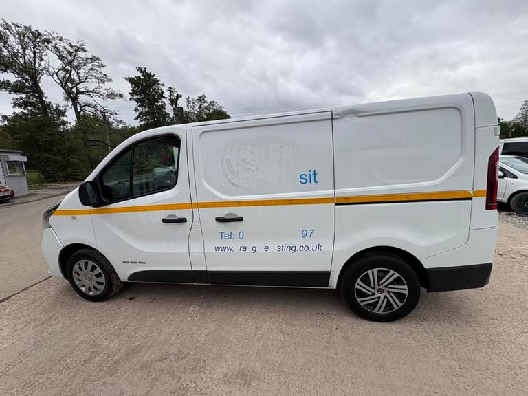 2017 Renault Trafic Trafic SL27 Business+ Energy dCi Panel Van DIESEL Manual