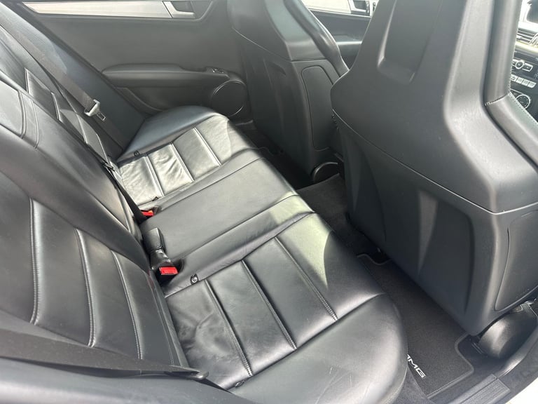 *** 2012 Mercedes-Benz C63 AMG 6.2 V8 460 BHP *** SUN-ROOF 