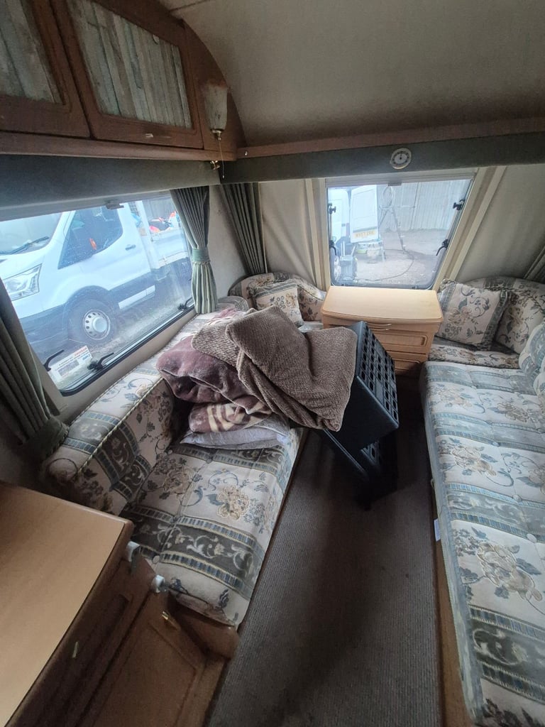 Compass lynx 340/2 touring caravan year 2000 2 berth lightweight