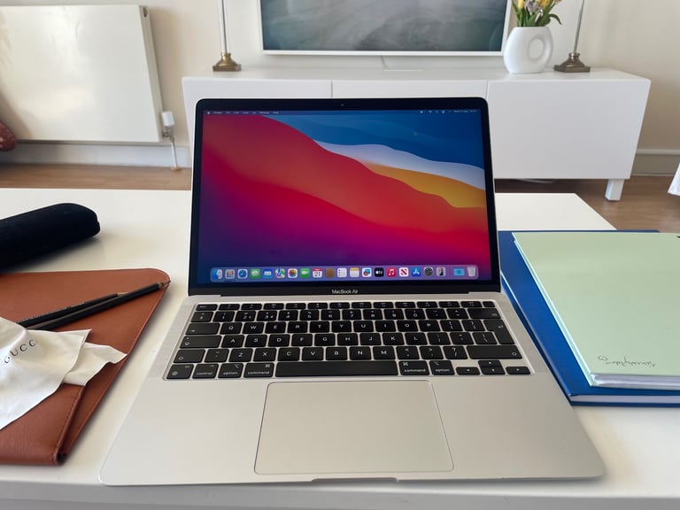 image for MacBook Air M1 2020, 8Gb, 256GB, cycle count 166, battery 97%, only serious buyers contact please 