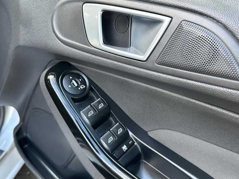 2014 Ford Fiesta 1.0T EcoBoost Titanium X Euro 5 (s/s) 5dr HATCHBACK Petrol Manual