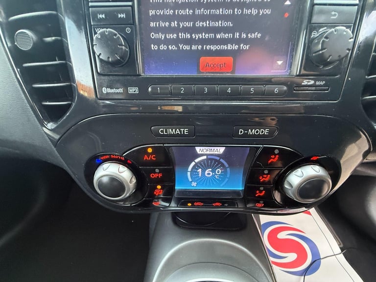 2012 Nissan Juke 1.6 Acenta 5dr [Premium Pack] HATCHBACK PETROL Manual
