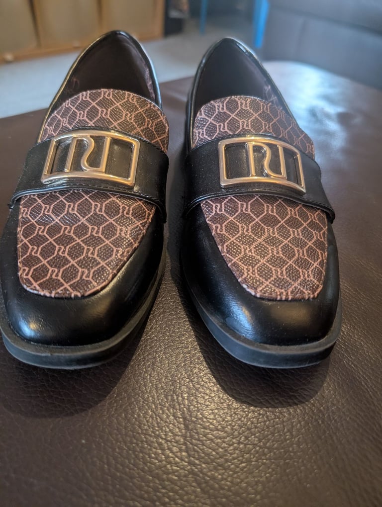 image for River Island loafers in a size 6. In excellent condition 