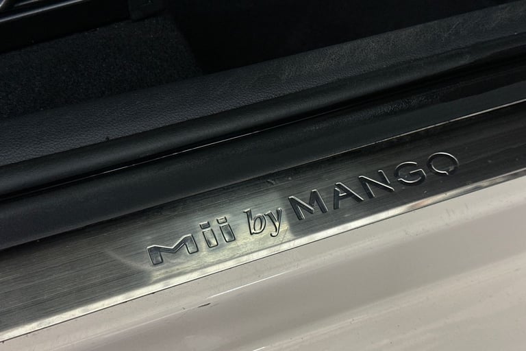 2017 SEAT Mii 64389 Hatchback Petrol Manual