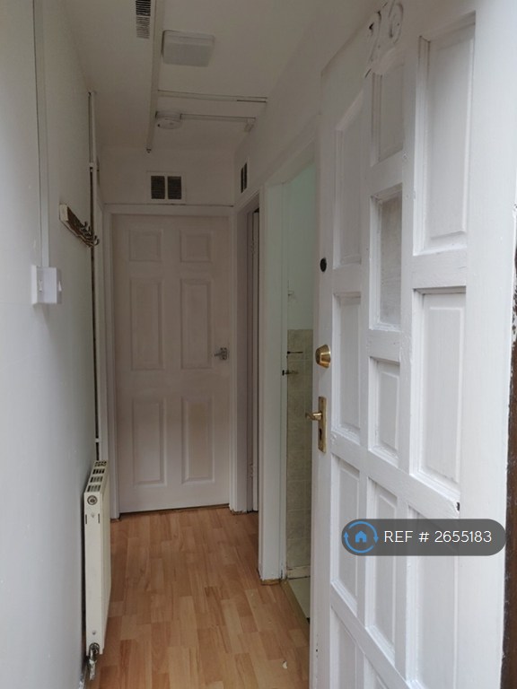 2 bedroom flat in Holme Lodge, Carlton, Nottingham, NG4 (2 bed) (#2655183)