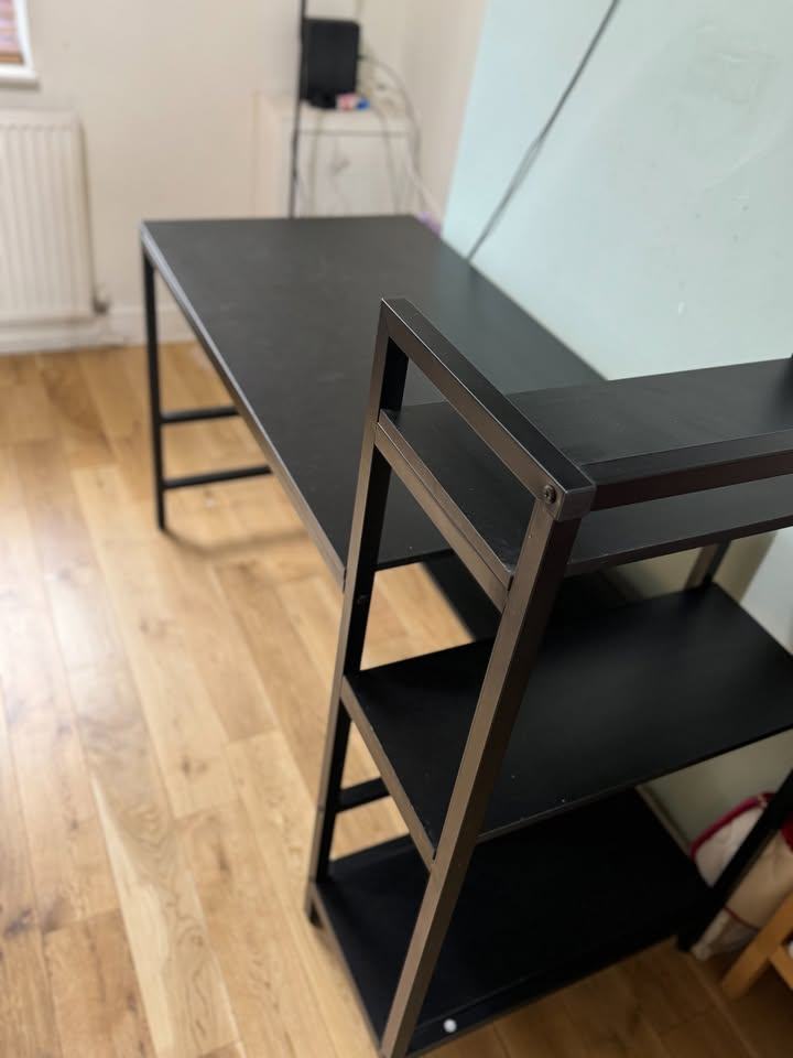 Office table in Good condition*****Cash and Collection only******