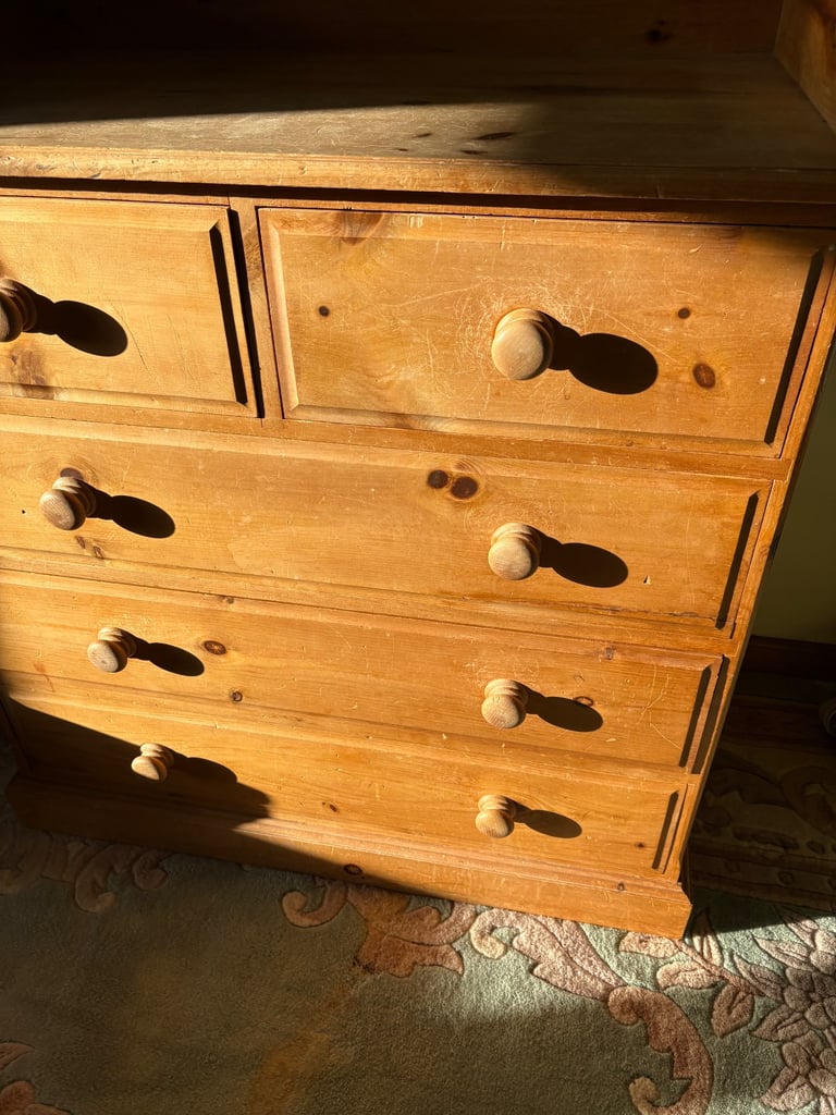 SOLID PINE CHEST OF DRAWERS