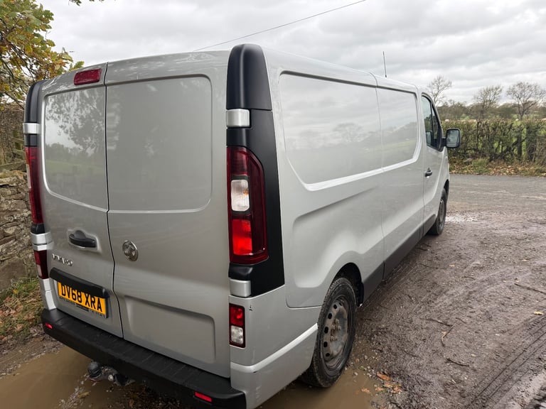Vauxhall, VIVARO, LWB Panel Van, 2018, Manual, 1598 (cc)