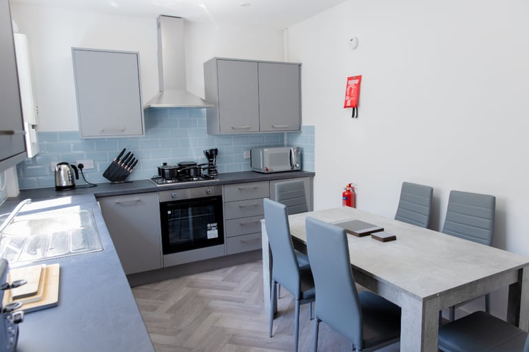 * 5 Bed 5 Bath HMO Ultimate Returns of 34.14 in Leeds City Centre