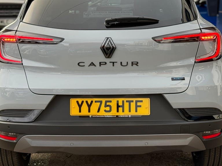 2025 Renault Captur 1.8 E-Tech Full Hybrid 160 Esprit Alpine 5dr Auto HATCHBACK PETROL/ELECTRIC A...