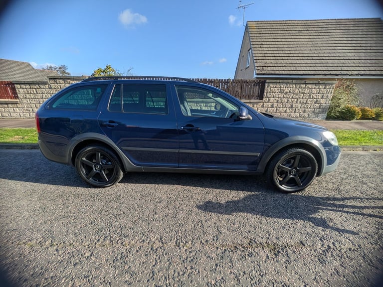 Skoda, OCTAVIA SCOUT, 4X4 Estate, 2011, Manual, 1968 (cc), 5 doors