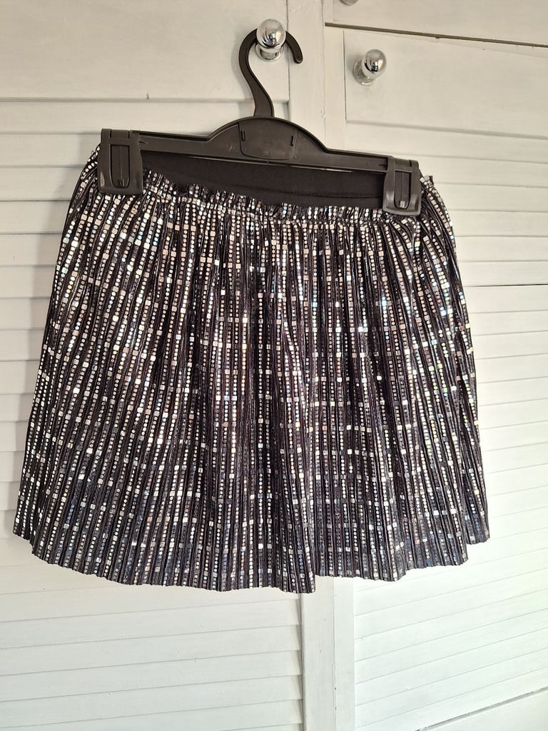 Black/metallic/sequin skirt
