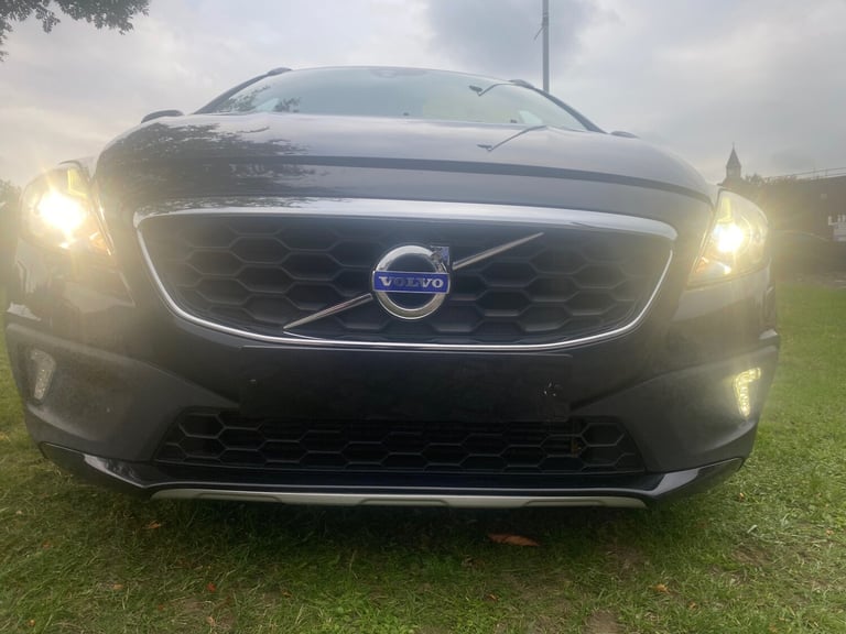 2015 Volvo V40 D2 Cross Country Lux 5dr Powershift HATCHBACK Diesel Automatic