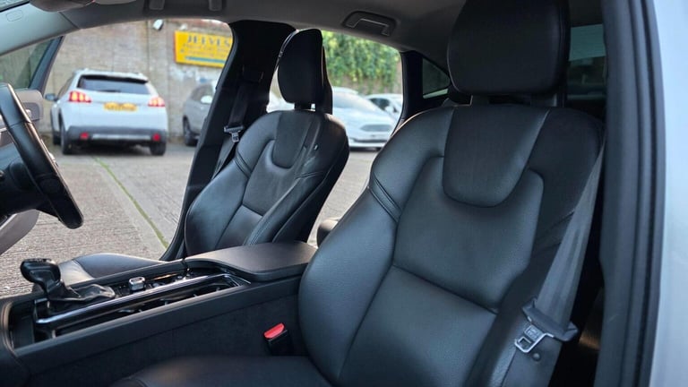 VOLVO S90 2.0 D4 Momentum Auto Euro 6 (s/s) 4dr 2018