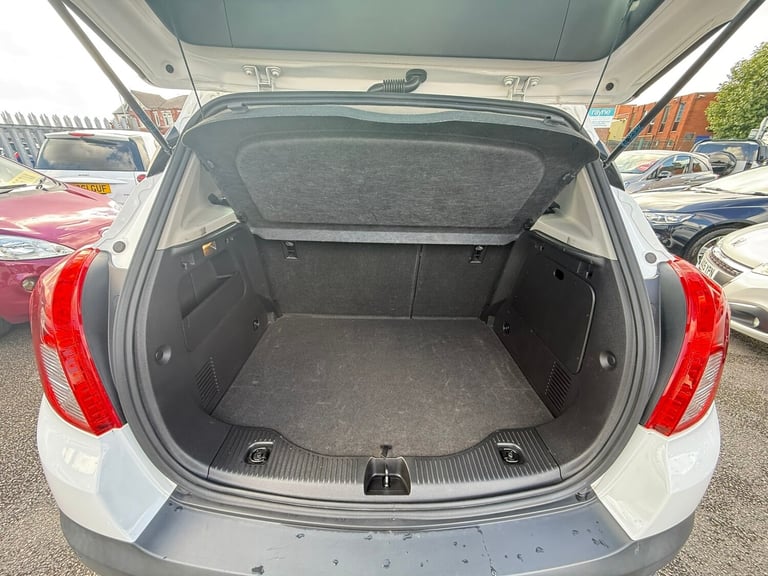 2015 Vauxhall Mokka 1.6i Exclusiv 5dr HATCHBACK Petrol Manual