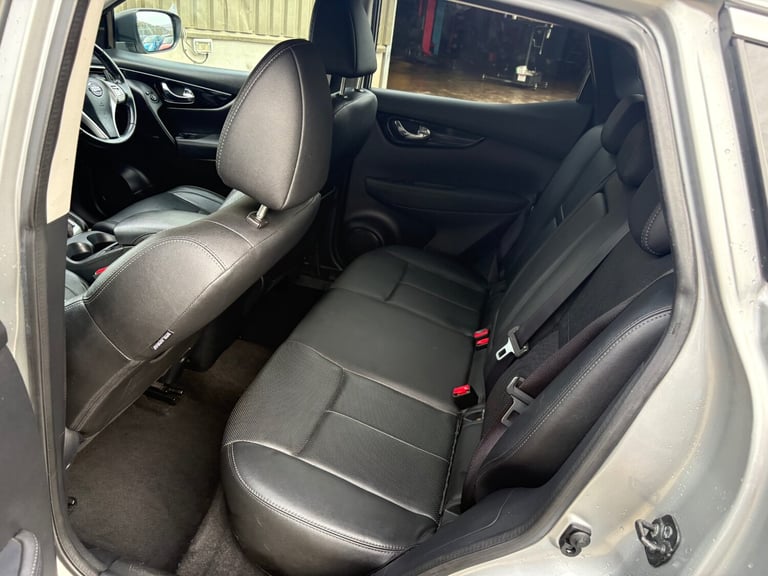 2016 Nissan Qashqai 1.5 dCi Tekna 5dr HATCHBACK Diesel Manual