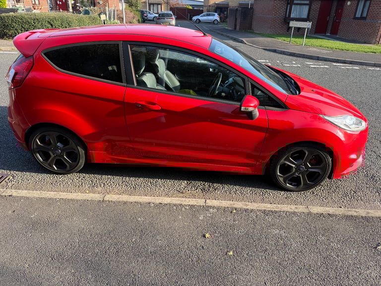 Ford, FIESTA, Hatchback, 2014, Manual, 1596 (cc), 3 doors