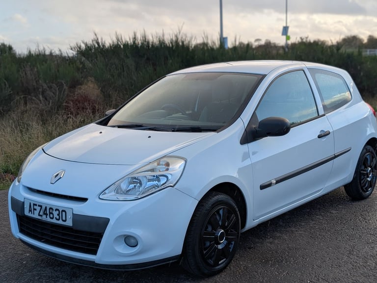 Renault Clio 1.2 Petrol LEZ 2 Keys Low Mileage only 50k