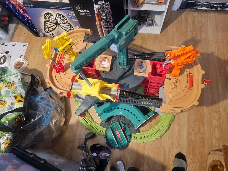 Thomas and friends multi storey track