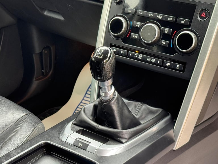 2017 Land Rover Discovery Sport 2.0 TD4 SE Tech 4WD Euro 6 (s/s) 5dr ESTATE Diesel Manual